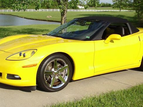 Used 2007 Chevrolet Corvette Convertible w/ Preferred Equipment Group RWD image 1