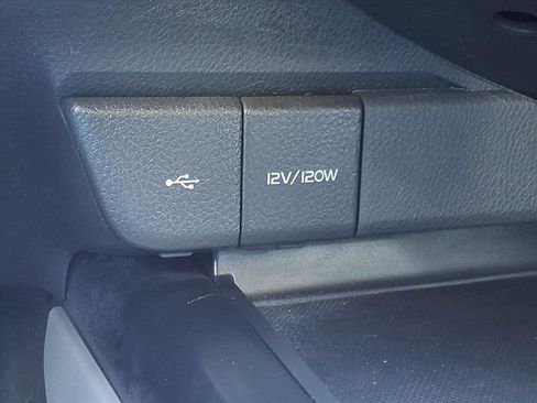 Used 2020 Toyota Camry LE image 10