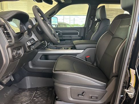 New 2026 RAM 3500 Laramie AWD/4WD image 15