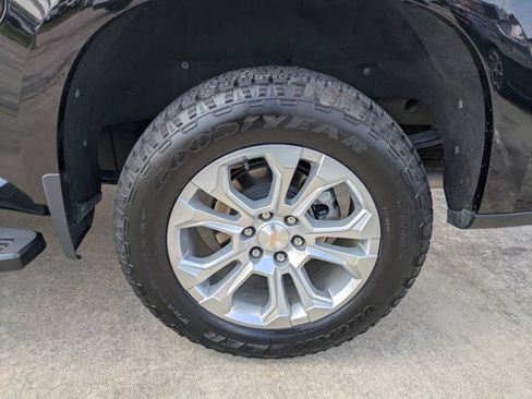 Used 2024 Chevrolet Silverado 1500 LTZ AWD/4WD image 8