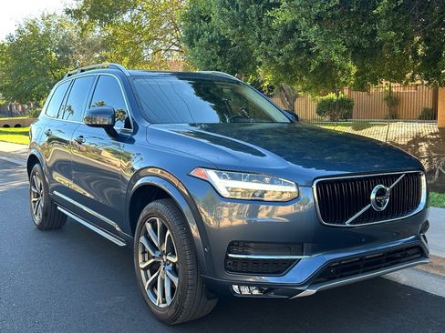Used 2018 Volvo XC90 T5 Momentum w/ Convenience Package image 2