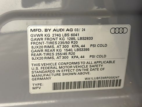 Used 2024 Audi Q4 e-tron Premium Plus w/ Premium Plus AWD/4WD image 27