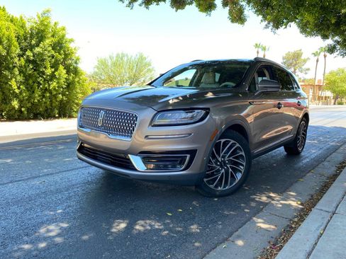 Used 2019 Lincoln Nautilus Reserve FWD image 12