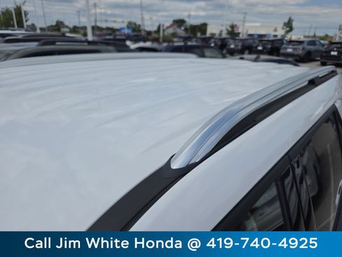Used 2021 Ford Explorer Limited w/ Equipment Group 301A AWD/4WD image 12