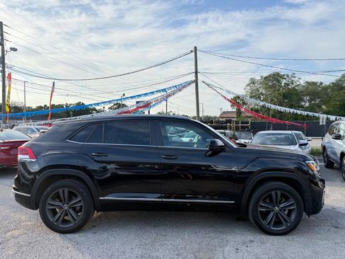 Used 2020 Volkswagen Atlas Cross Sport SE w/ Panoramic Sunroof Package image 4