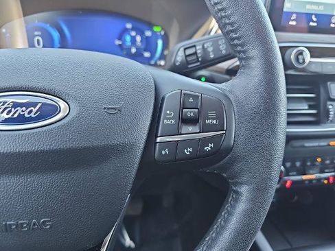 Certified 2020 Ford Escape Titanium AWD/4WD image 18