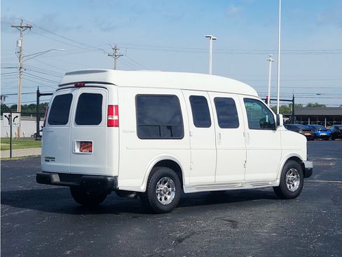 Used 2015 Chevrolet Express 2500 RWD image 12