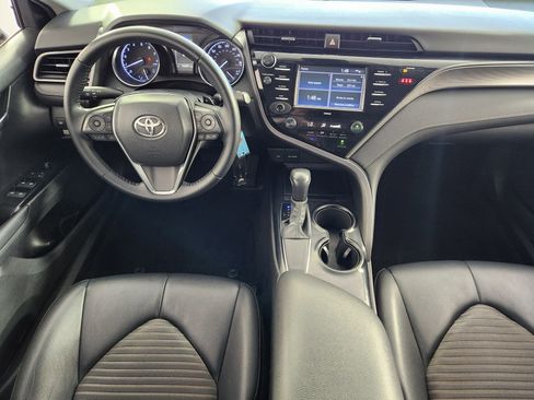 Used 2020 Toyota Camry SE FWD image 15
