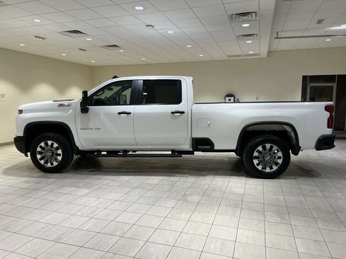Used 2025 Chevrolet Silverado 2500 Custom w/ Custom Value Package AWD/4WD image 2