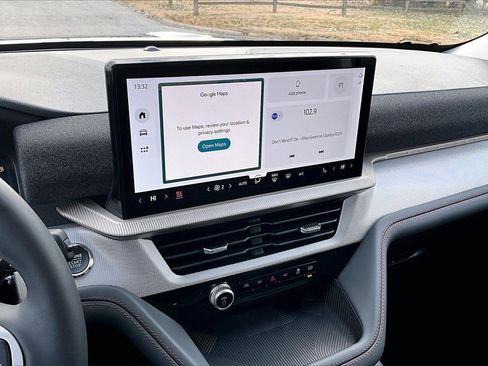 New 2026 Ford Explorer Active w/ Active Comfort Package image 5