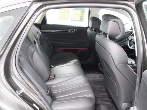 Used 2025 Genesis G80 2.5T AWD/4WD image 28