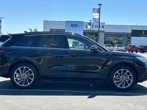 New 2025 Lincoln Corsair Grand Touring w/ Equipment Group 301A image 8