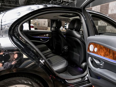 Used 2017 Mercedes-Benz E 300 image 36