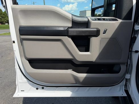 Used 2018 Ford F250 XL w/ Power Equipment Group AWD/4WD image 15