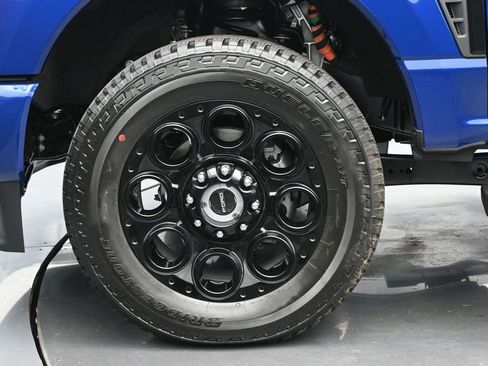 New 2026 Ford F350 Lariat w/ Black Appearance Package image 32