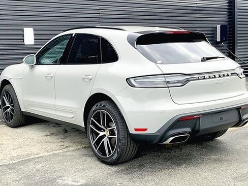 Certified 2026 Porsche Macan AWD/4WD image 3