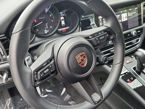 Certified 2025 Porsche Macan Turbo AWD/4WD image 7