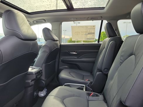 New 2026 Toyota Grand Highlander AWD image 15