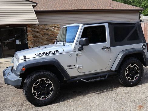 Used 2012 Jeep Wrangler Sport AWD/4WD image 5