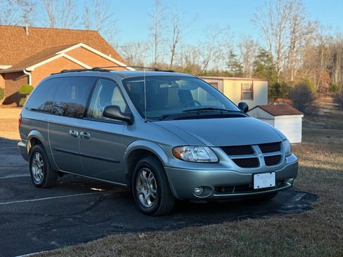 Used 2003 Dodge Grand Caravan Sport image 4