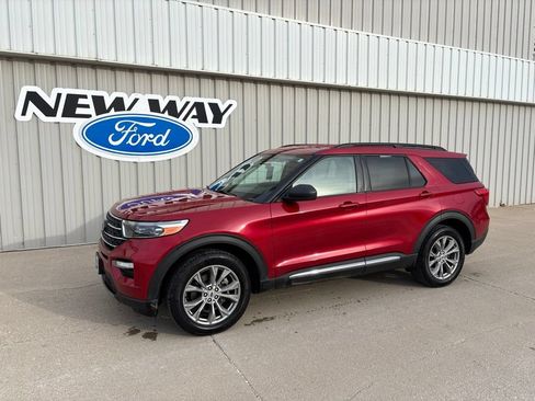 Used 2022 Ford Explorer XLT w/ Equipment Group 202A AWD/4WD image 1
