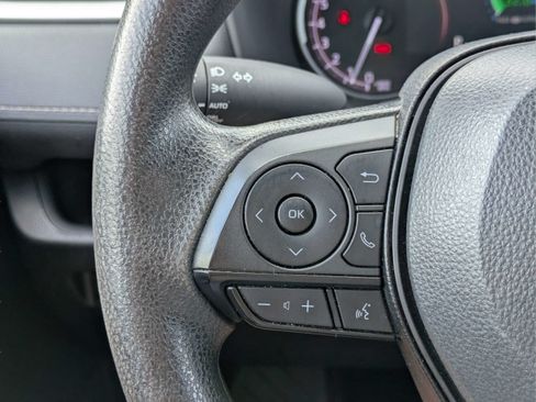 Used 2024 Toyota RAV4 XLE FWD image 22