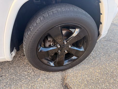 Used 2015 Jeep Grand Cherokee Altitude image 23