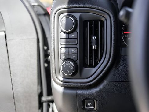 Used 2024 Chevrolet Silverado 2500 Custom w/ Custom Value Package image 13