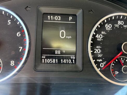 Used 2018 Volkswagen Tiguan Limited w/ Alloy Wheels Package AWD/4WD image 1