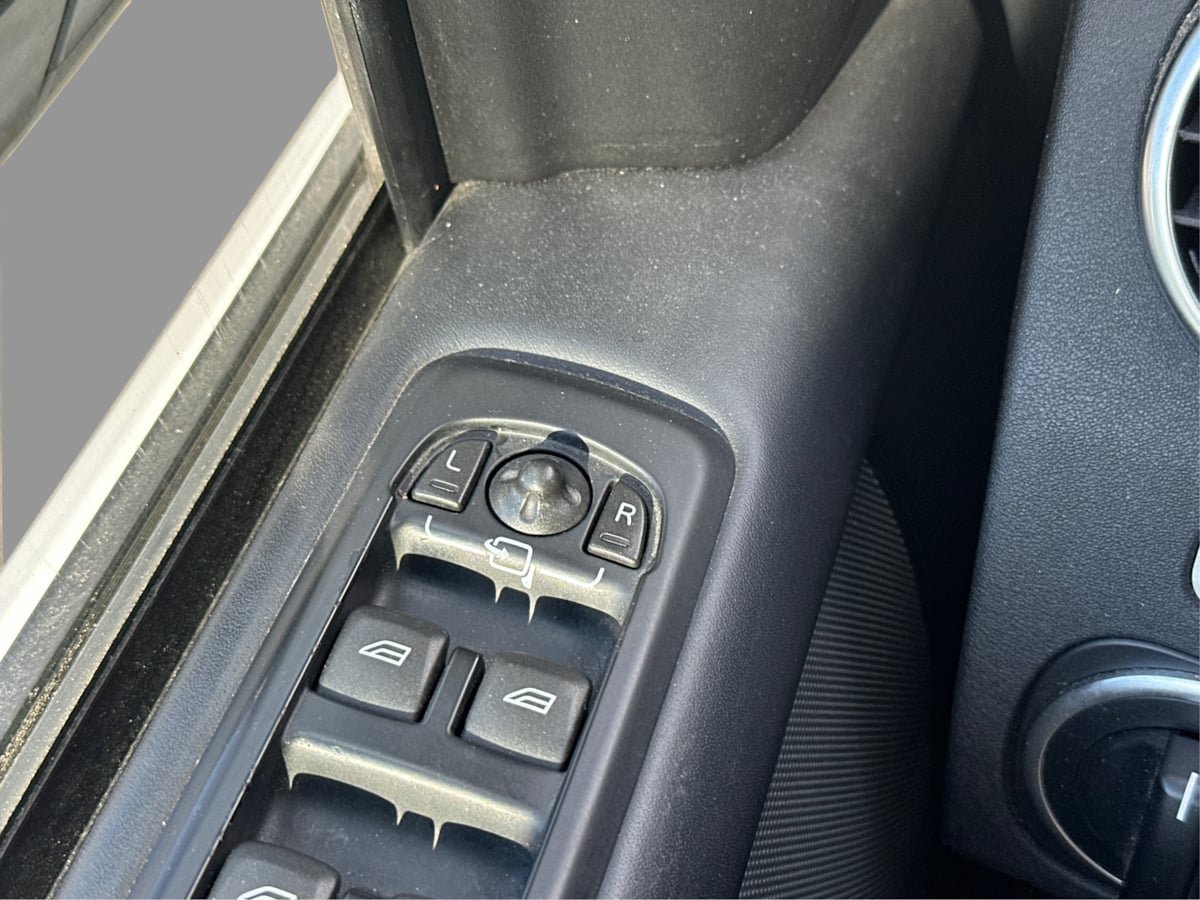Used 2015 Land Rover LR4 HSE LUX AWD/4WD image 16