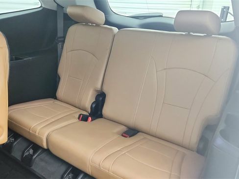 Used 2019 Buick Enclave Essence image 28