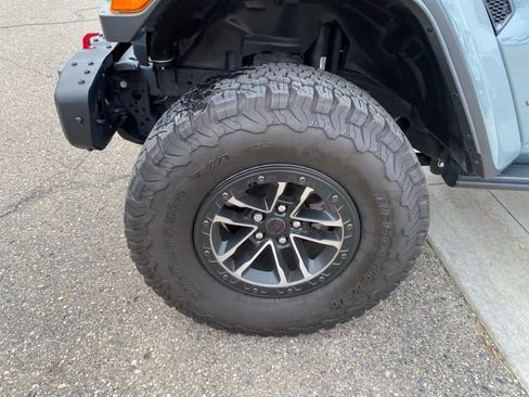 Used 2025 Jeep Wrangler Unlimited Rubicon AWD/4WD image 10