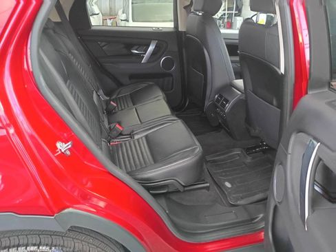 Used 2020 Land Rover Discovery Sport SE image 17
