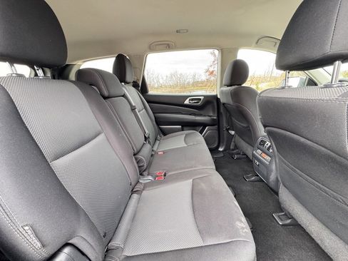 Used 2020 Nissan Pathfinder S image 26