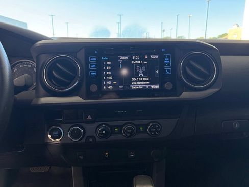 Used 2017 Toyota Tacoma TRD Off-Road w/ Tow Package (A/T) AWD/4WD image 8
