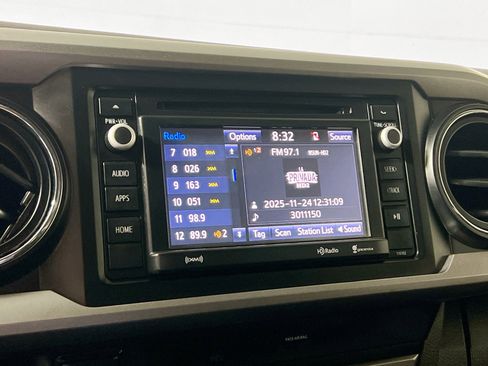 Used 2018 Toyota Tacoma SR5 image 27