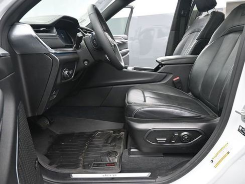 Used 2023 Jeep Grand Cherokee Overland AWD/4WD image 10