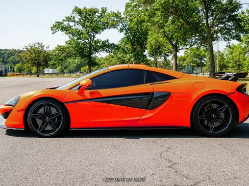 Used 2019 McLaren 570S Spider image 21