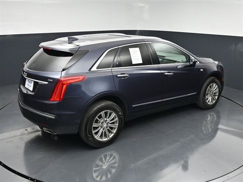 Used 2018 Cadillac XT5 Luxury w/ Driver Awareness Package AWD/4WD image 23