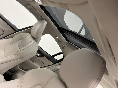 Used 2019 Volvo S60 T6 Momentum w/ Premium Package image 6