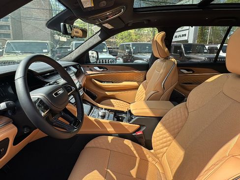 New 2026 Jeep Grand Cherokee Summit AWD/4WD image 11