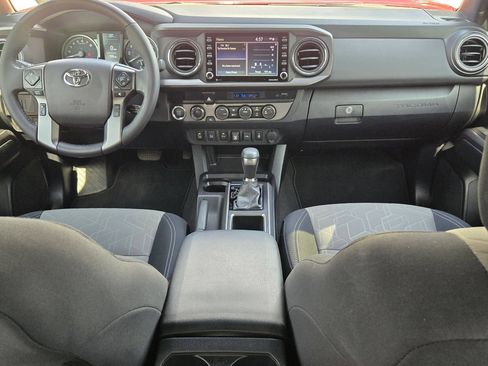 Used 2021 Toyota Tacoma TRD Off-Road w/ Technology Package AWD/4WD image 12