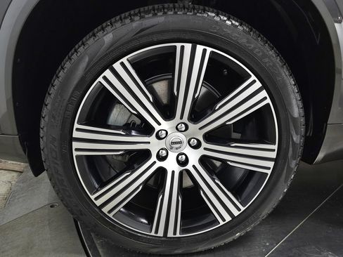Certified 2024 Volvo XC90 T8 Plus w/ Protection Package Premier AWD/4WD image 14