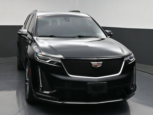 Used 2024 Cadillac XT6 Sport w/ Technology Package AWD/4WD image 2