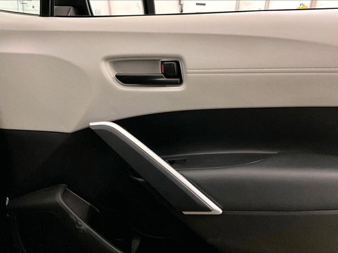 Used 2023 Toyota Corolla Cross LE image 23
