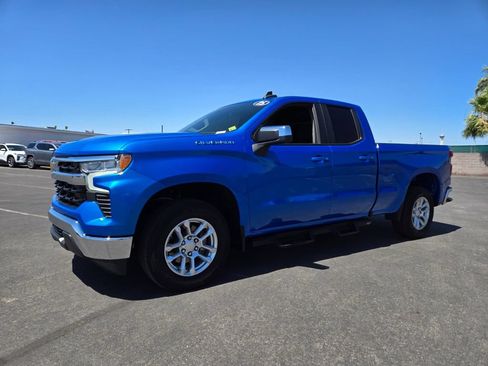 Used 2025 Chevrolet Silverado 1500 LT RWD image 2