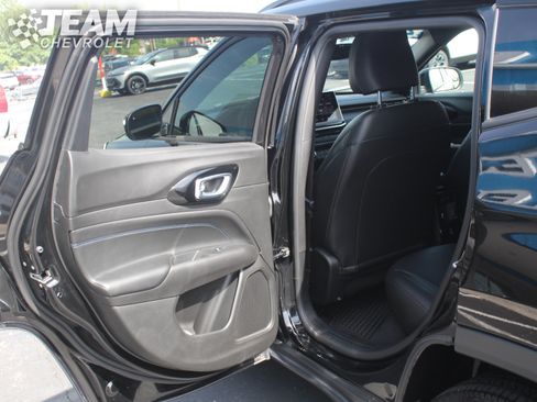 Used 2025 Jeep Compass Latitude w/ Convenience Group AWD/4WD image 20