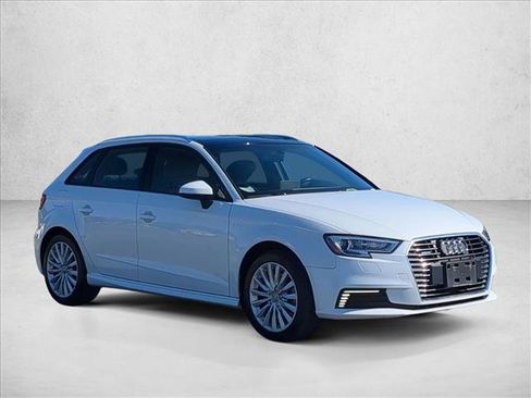 Used 2017 Audi A3 e-tron Premium image 3