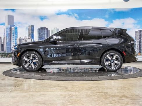 Used 2025 BMW iX xDrive50 AWD/4WD image 4