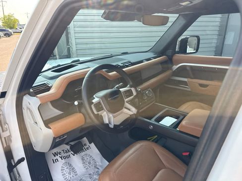 Used 2023 Land Rover Defender 110 S AWD/4WD image 9